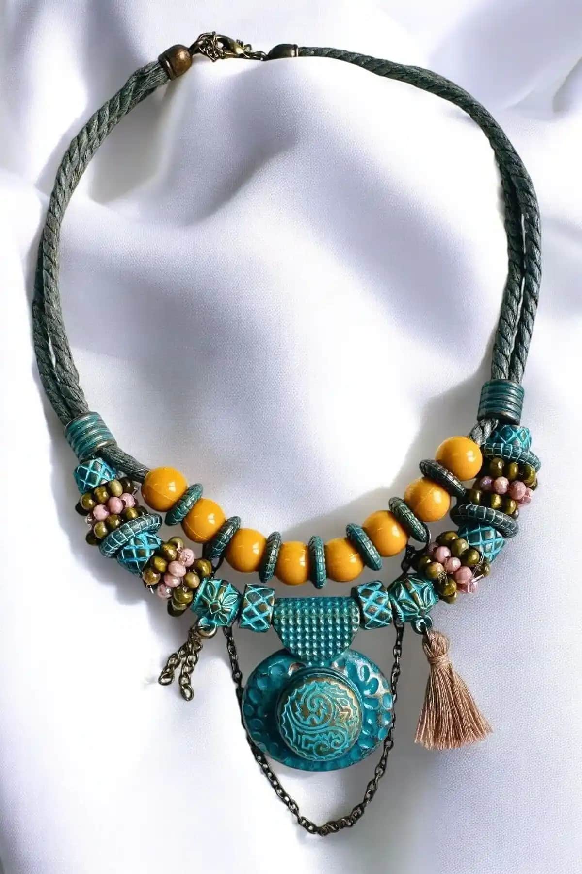 PETEK AKSESUAR Etnik Bohem Tasarım Kolye: Doğal Renklerle Şıklık ve Zarafet