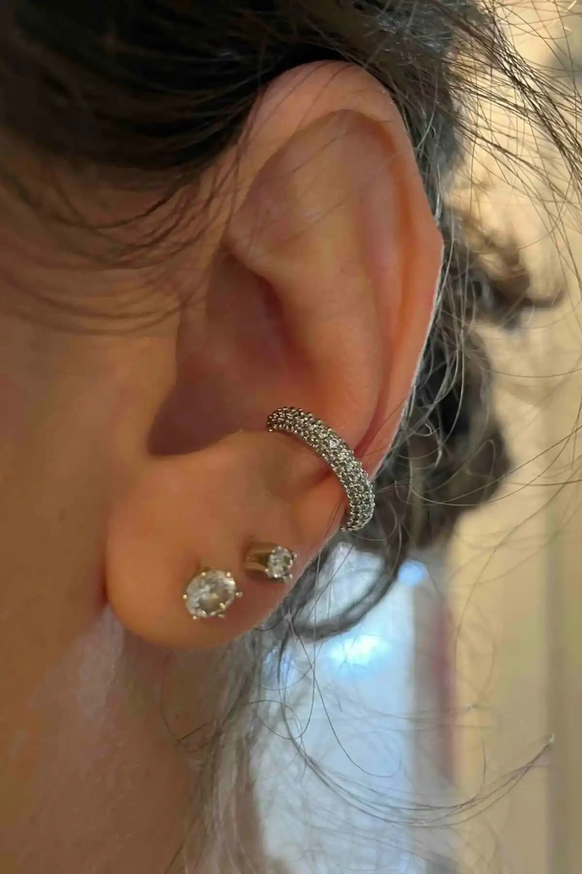 Ressia Gümüş Kaplama Zirkon Taşlı Halka Küpe ve Süspüs Accessories İki Sıralı Taşlı Silver Küpe Karşılaştırması