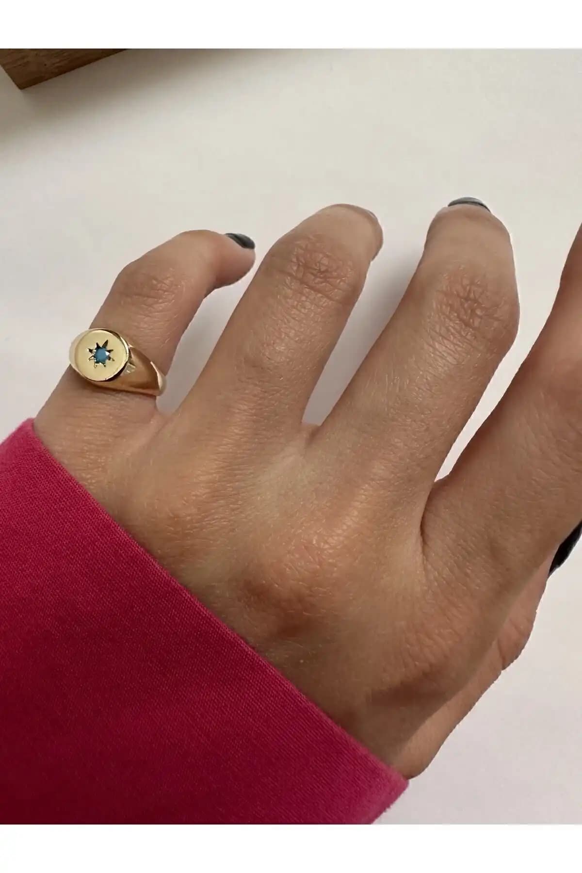 Ringbox Gold Yüzükleri Karşılaştırması: Turkuaz Taşlı ve Serçe Parmak Modelleri 1