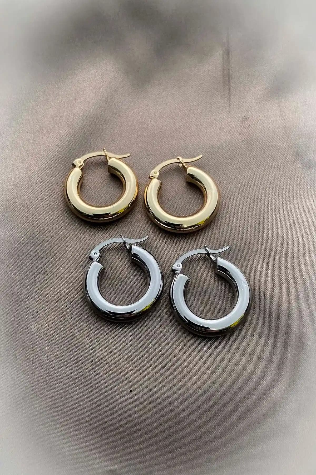 Roshel Çelik Kararmaz 2 Çift Oval Altın Renkli Modern Halka Küpe