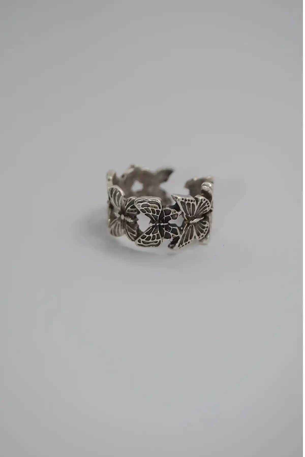 S4S Gümüş Kaplama Kelebek Yüzük: Modern ve Dayanıklı Genç Takı Seçeneği