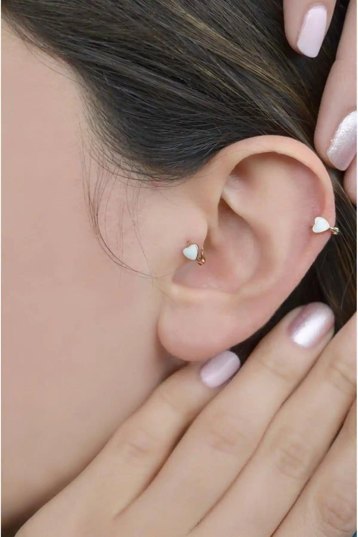 Sacce Beyaz Kalpli ve Yılz Model Halka Piercing Karşılaştırması