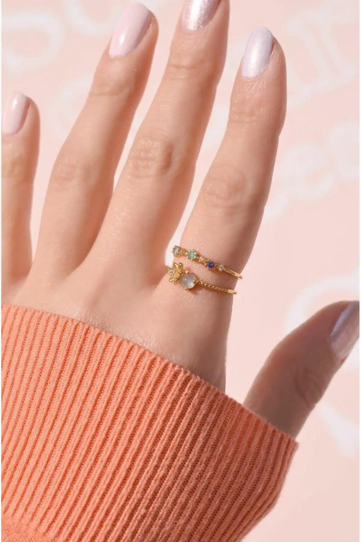 Sacce Markasına Ait Renkli Çiçek Eklem Yüzükleri Karşılaştırması ve Moda Tavsiyeleri 2