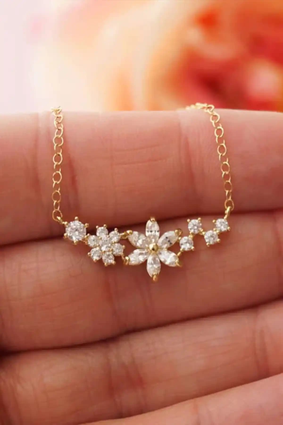 Sahira Jewelry Beyaz Unutma Beni Çiçeği 14 K Altın Kaplama Kolye Modern ve Şık Tasarım