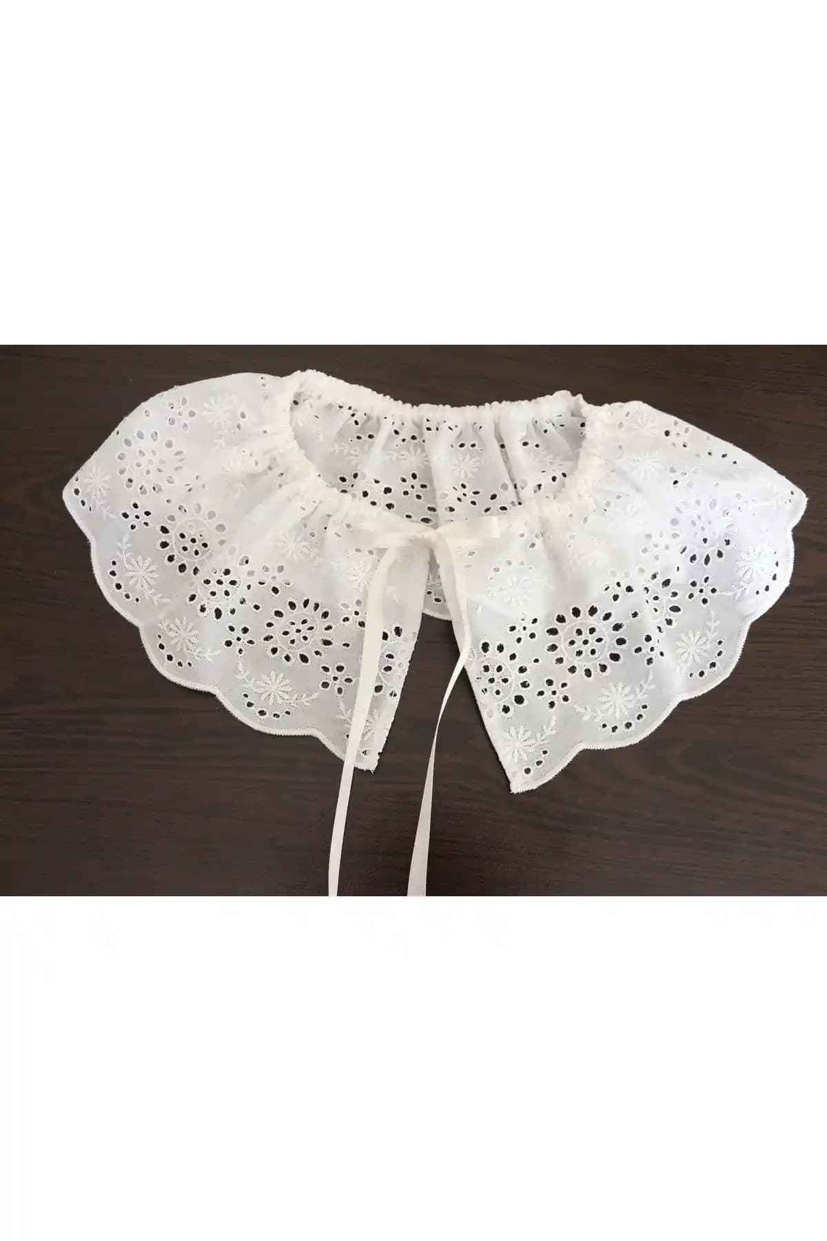 Sherlock Home Seyyar Fisto Yakalık: Günlük Şıklık ve Pratiklik Sunan Hafif Aksesuar