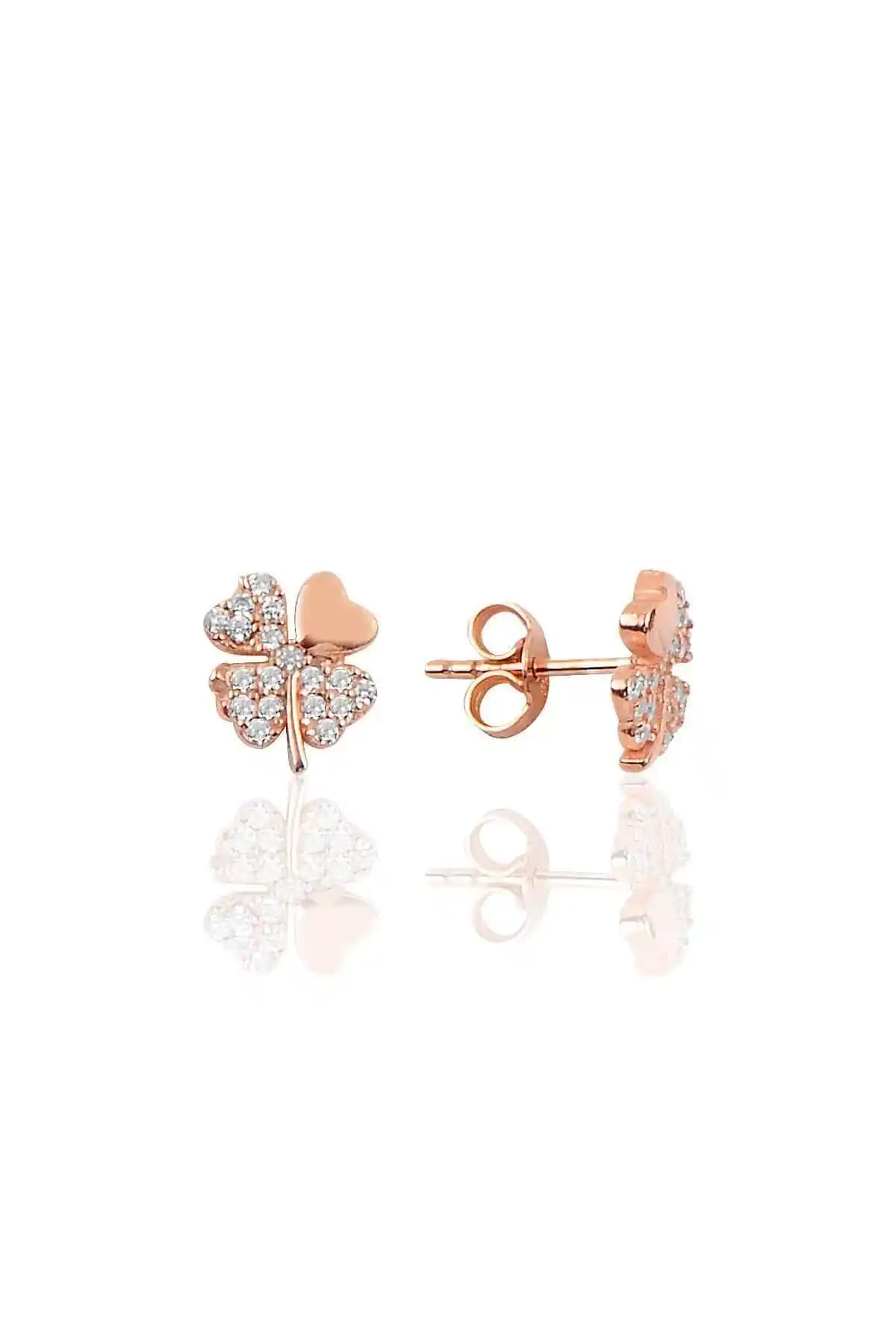 Söğütlü Silver Gümüş Zirkon Taşlı Yonca Modeli Küpe Şık ve Zarif Tasarım