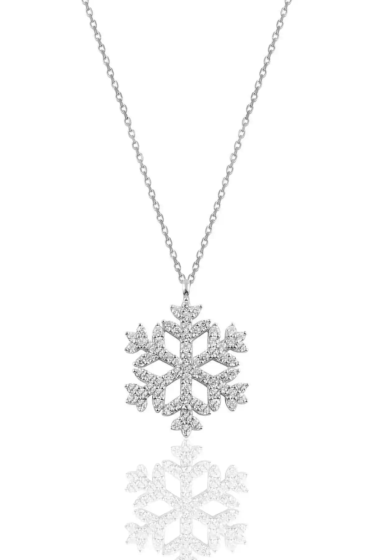 Söğütlü Silver Rodyum Kaplı Gümüş Kar Tanesi Kolye: Zarif ve Dayanıklı Tasarım