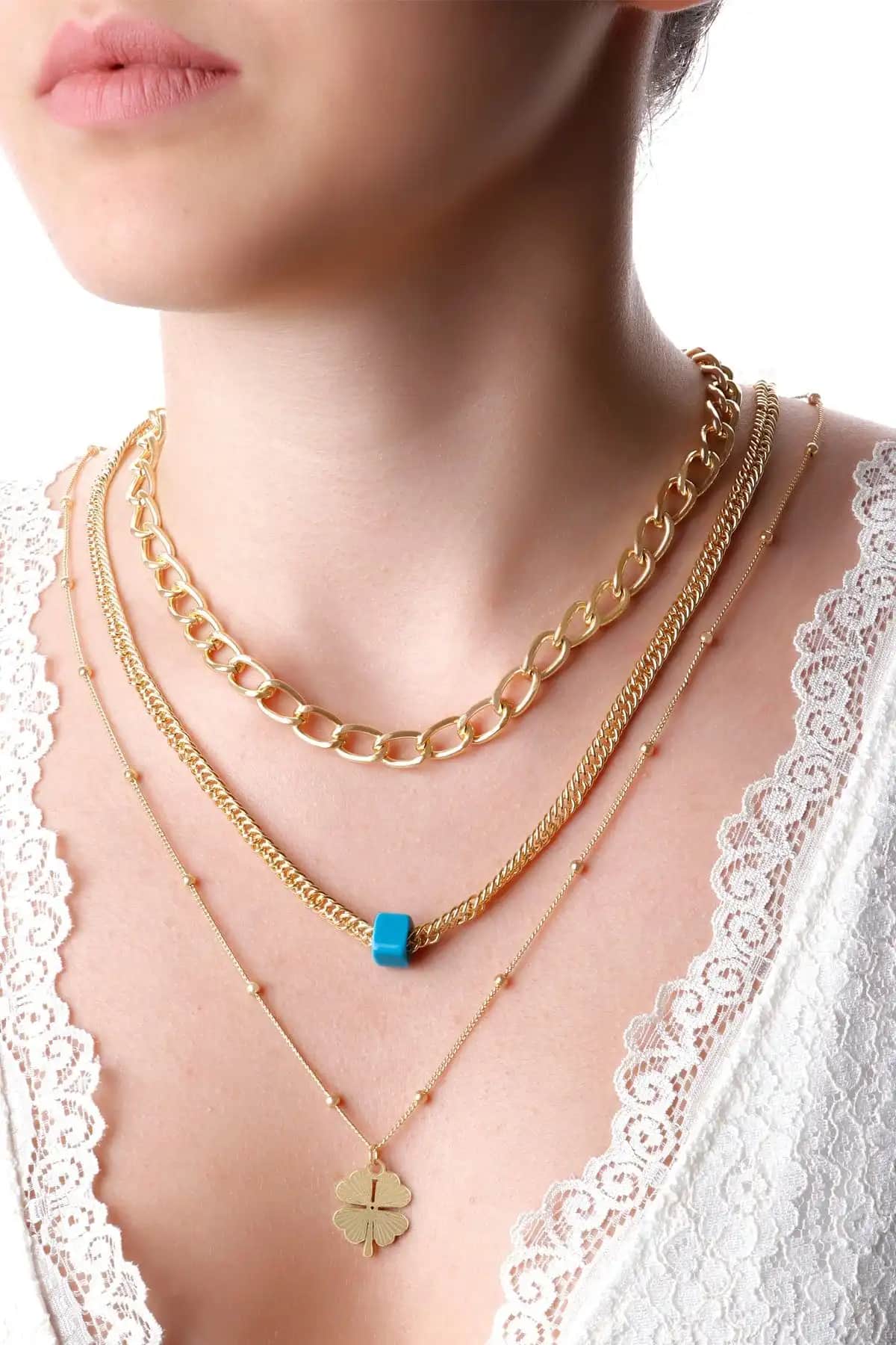 Sortie Yonca Yaprağı ve Mavi Boncuk Figürlü Kombin Kolye İncelemesi ve Detaylar