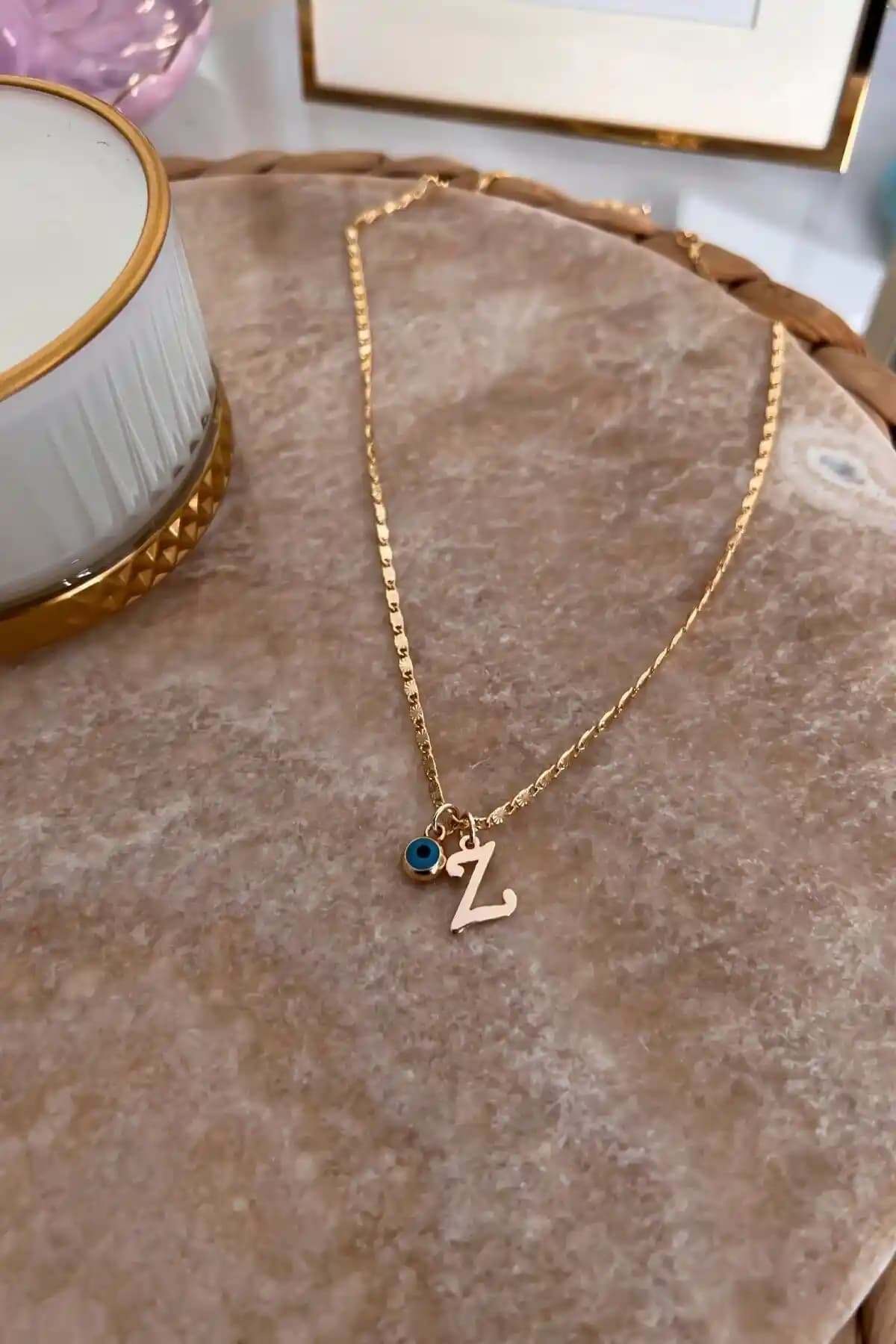 Trendy Butik Harf Kolye Z: Zarif ve Dayanıklı Altın Kaplama Modern Takı
