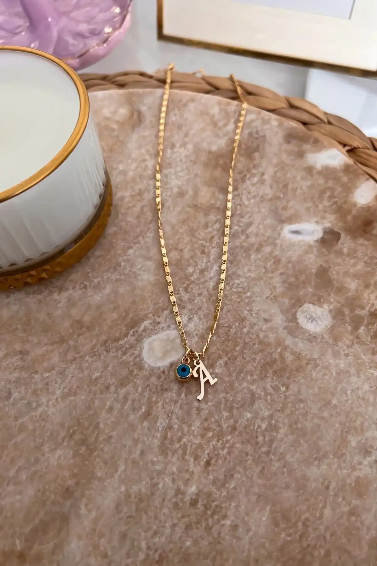 Trendy Butik'in Harfli ve Nazar Boncuklu Kolye Karşılaştırması 1