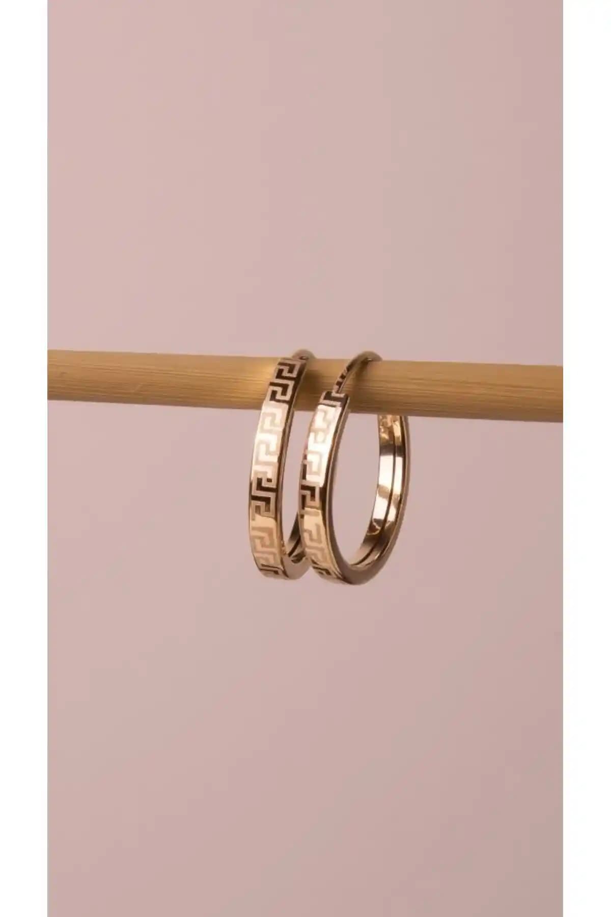 Tufanlar Kuyumculuk Altın Düz Desenli Halka Küpe Günlük ve Şık Kullanım İçin Uygun