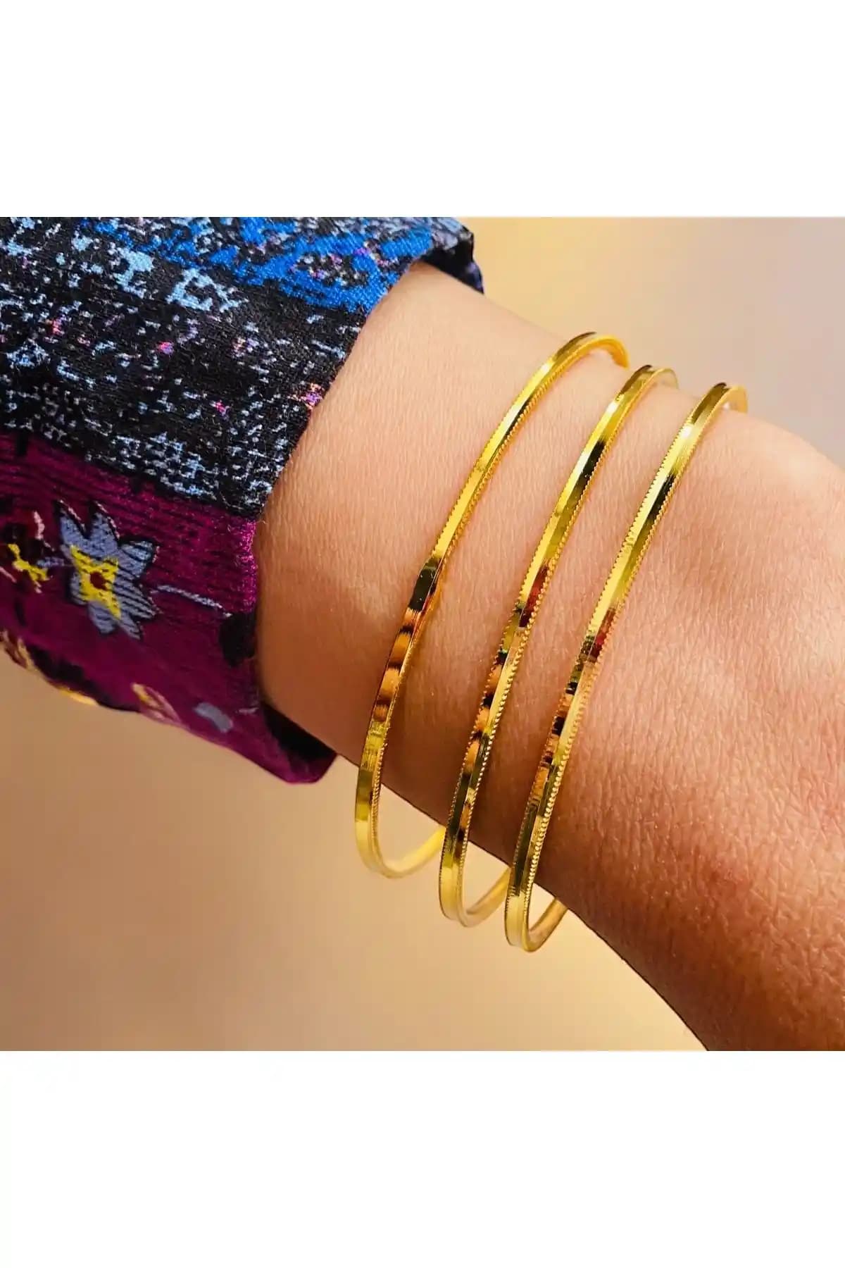 Xesha 3 Lü Ajda Bilezik: Şıklık ve Dayanıklılığıyla Kadınların Favorisi