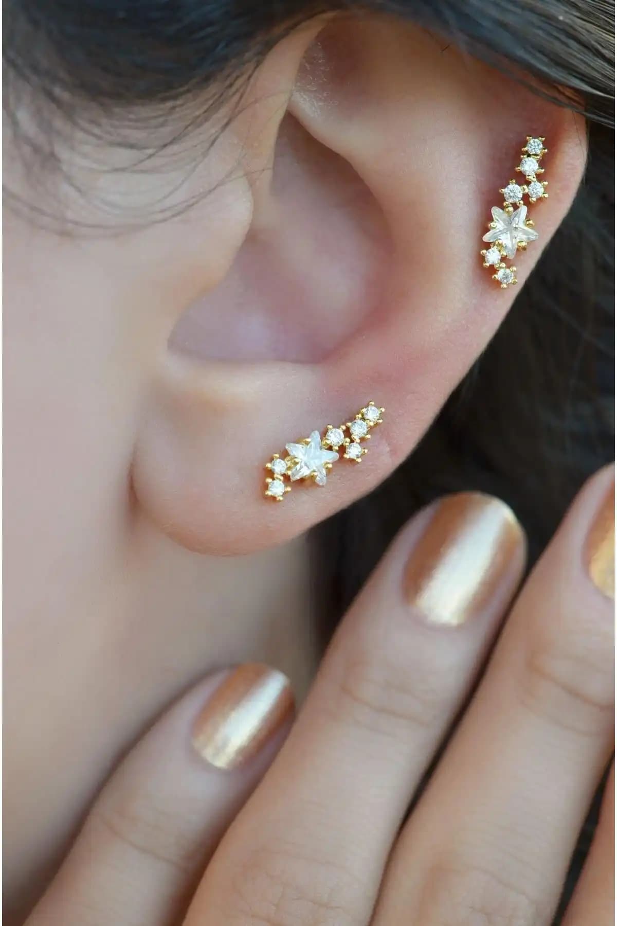 Yıldızlı Piercing Tragus Helix Kıkırdak Aksesuarı - Zarif ve Çok Renkli Tasarım