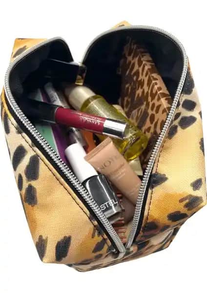 Kozmetik Çantası ve Seyahat Organizerleri Karşılaştırması: İşlevsellik ve Tasarım Analizi