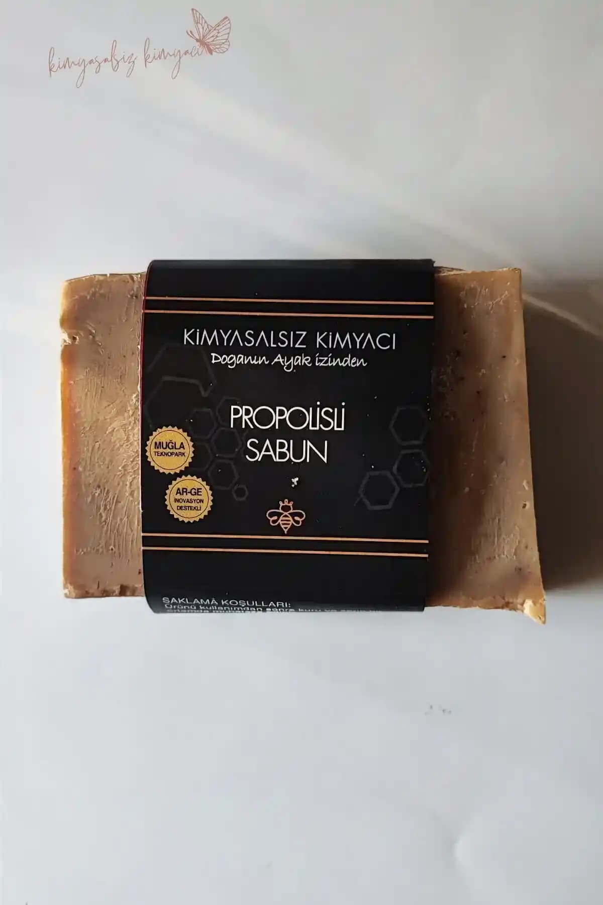 Akneye İyi Gelen Doğal Sabunlar: Cilt Sağlığını Destekleyen Doğal Çözümler