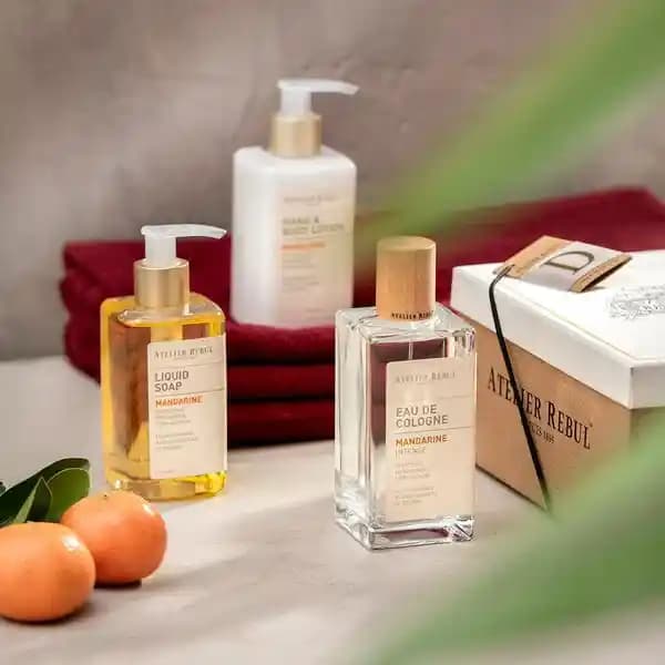 Amber ve Mandalina Aromalı Sıvı Sabunlar: Doğal ve Ferahlatıcı Temizlik Deneyimi