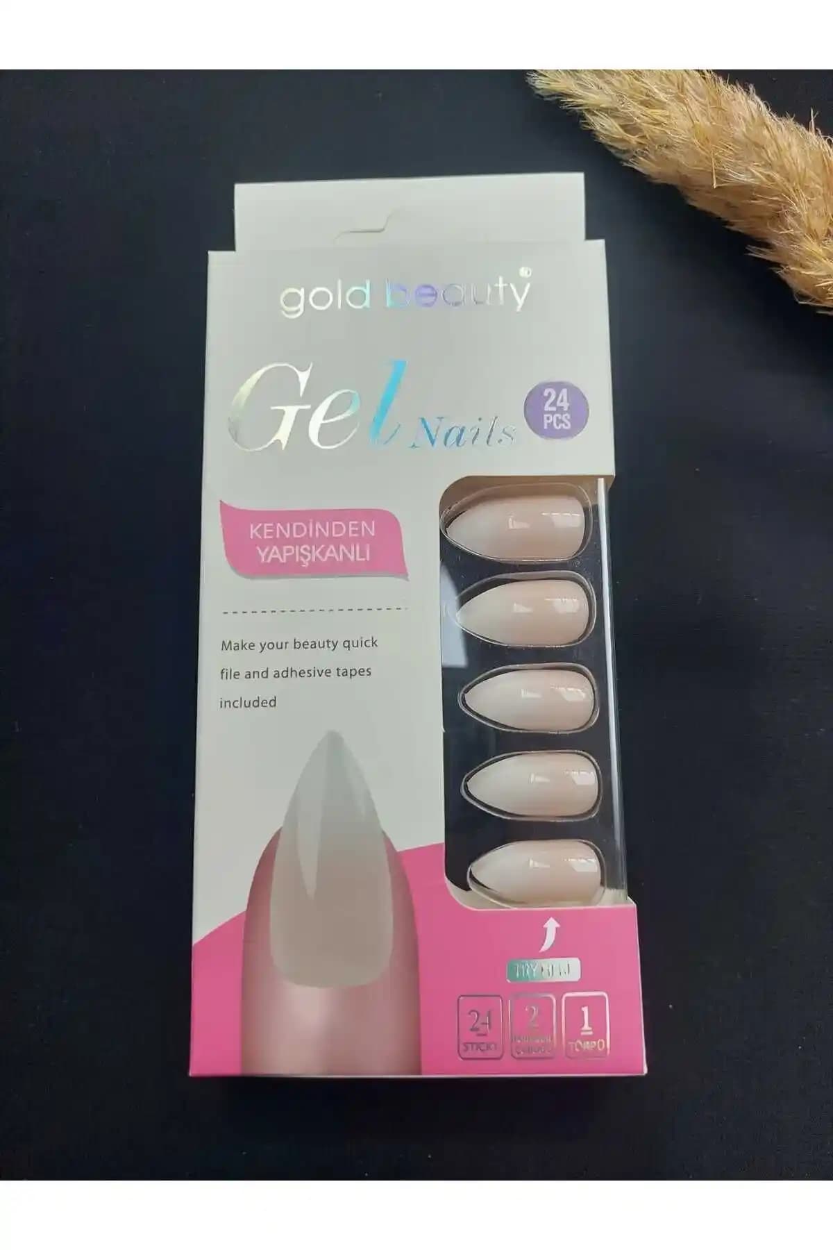 Badem Şekilli Takma Tırnak Setleri: Estetik ve Pratik Kullanım İçin Güncel Seçenekler