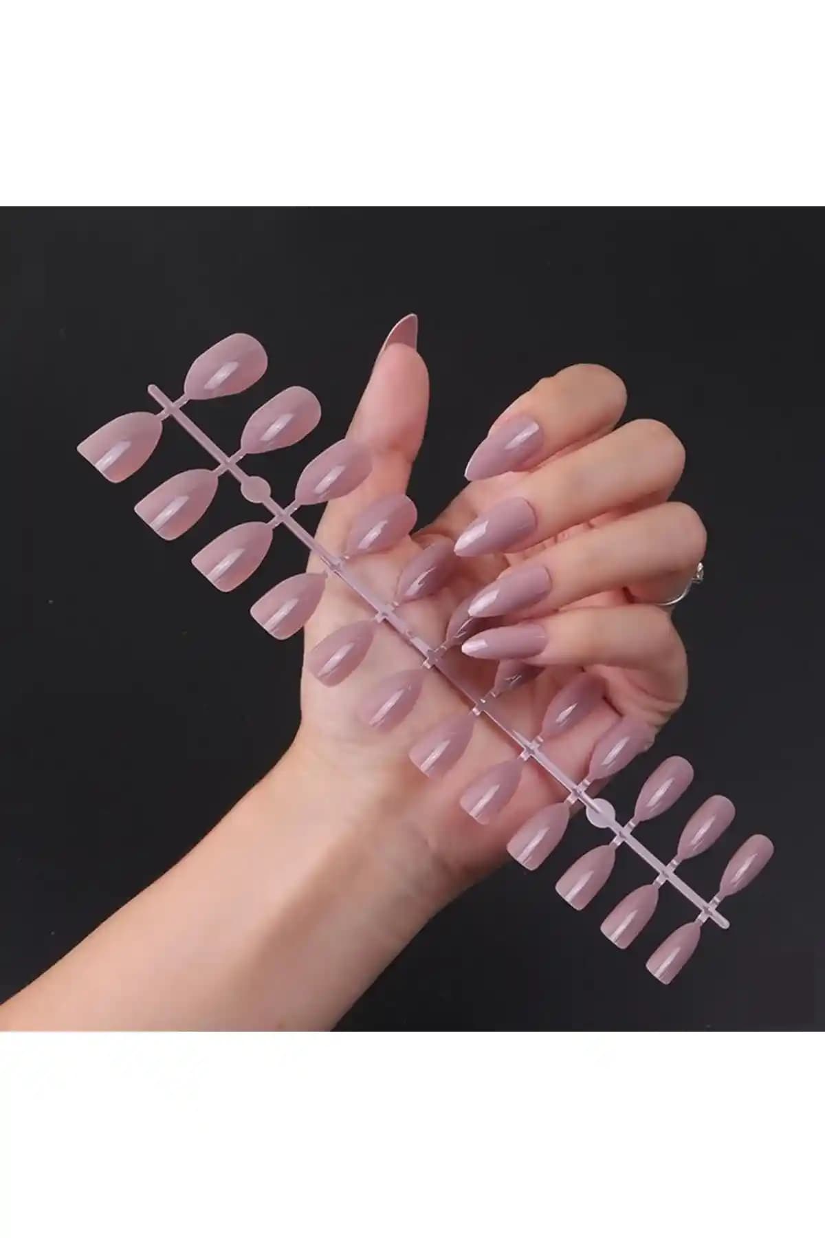 Badem Tırnak ve Nail Master Kavramlarıyla Estetik ve Sağlıklı Tırnaklar
