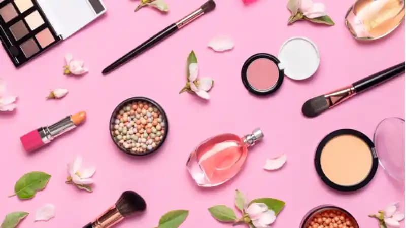 Biboron'un Kozmetik Ürünlerindeki Rolü ve Özellikleri Analizi