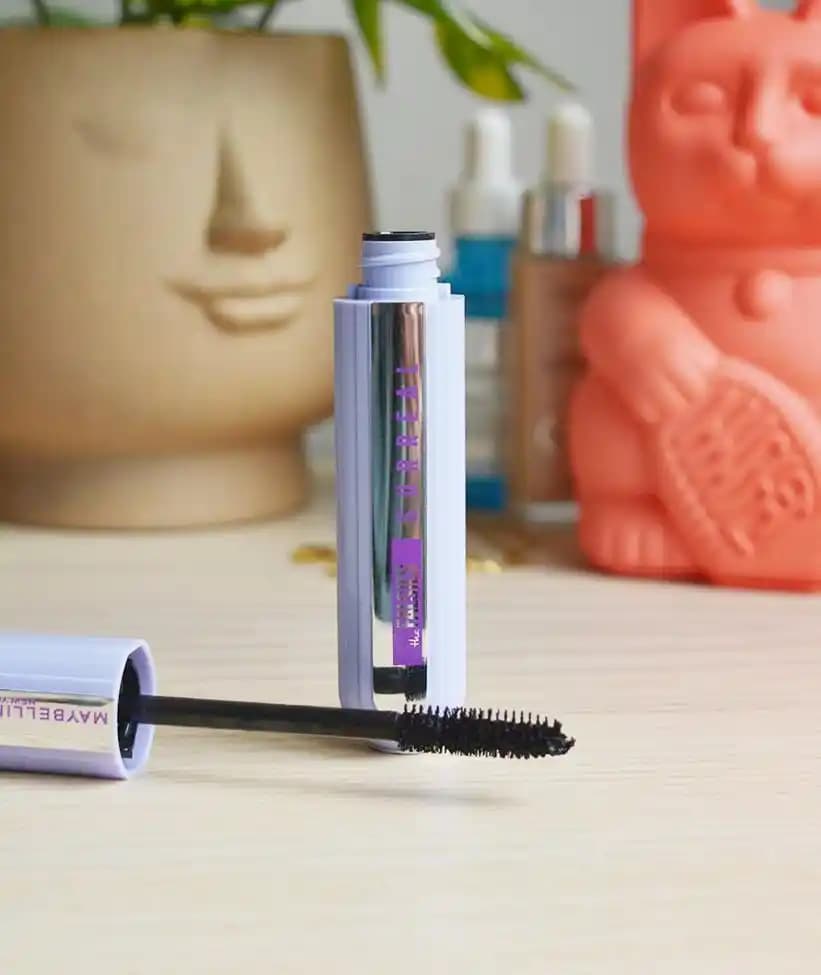 Bordo Renkli Maskara Seçenekleri ve Kirpiklere Farklı Bir Dokunuş Yapma Yöntemleri