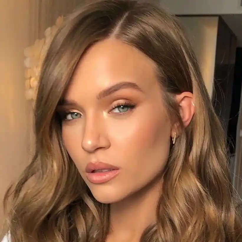 Buğday Tenli Kadınlar İçin Doğal Makyaj Rehberi ve Uygulama İpuçları