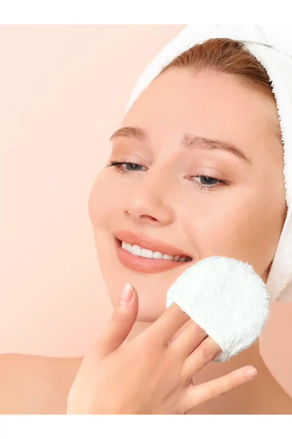 Cilt Dostu Makyaj Temizleme Pedi: Hassas Ciltler İçin Güvenli ve Nazik Temizlik Çözümü