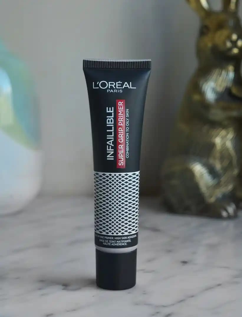 Cilt Parlaklığını Artıran Makyaj Bazları: Doğal ve Sağlıklı Bir Görünüm İçin Rehber