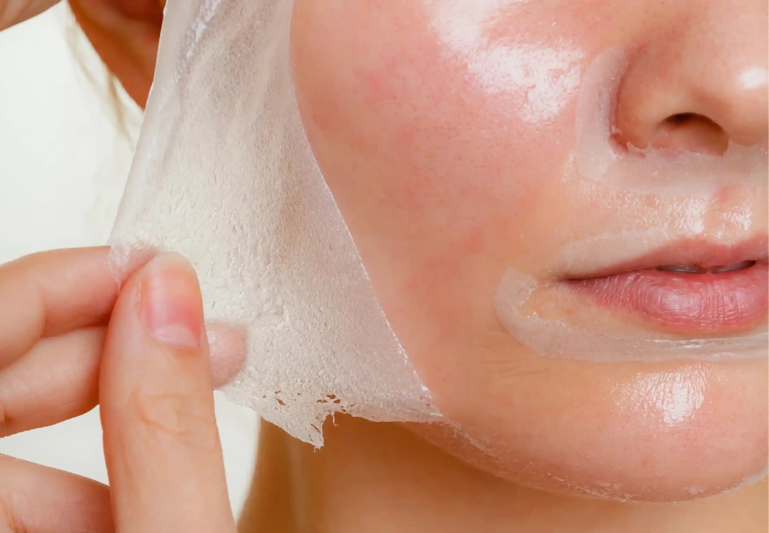 Cilt Temizliği ve Peeling Bakımı: Sağlıklı ve Parlak Bir Cilt İçin Temel İpuçları