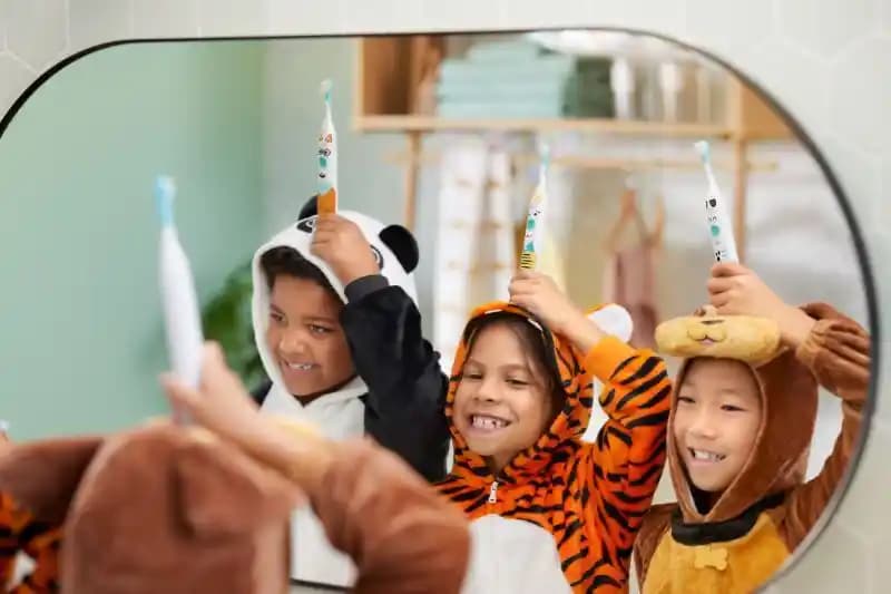 Çocuklar İçin Güvenli ve Eğlenceli Diş Bakım Araçları Seçimi ve Kullanımı Rehberi