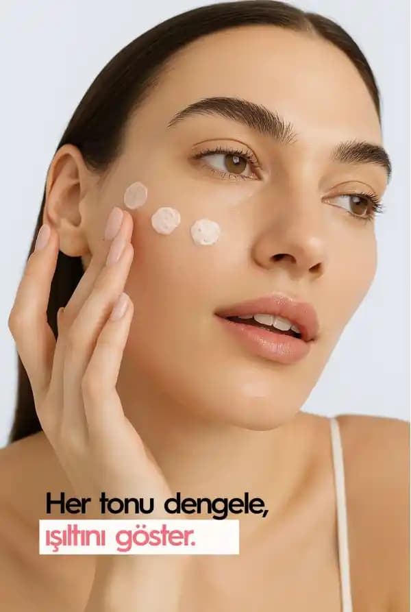 Çok Fonksiyonlu Cilt Bakım Kremleri: Çok Yönlü Çözüm ve Kullanım İpuçları