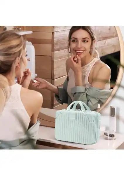 Dayanıklı ve Su Geçirmez Makyaj Çantaları: Güvenli ve Pratik Saklama Çözümleri