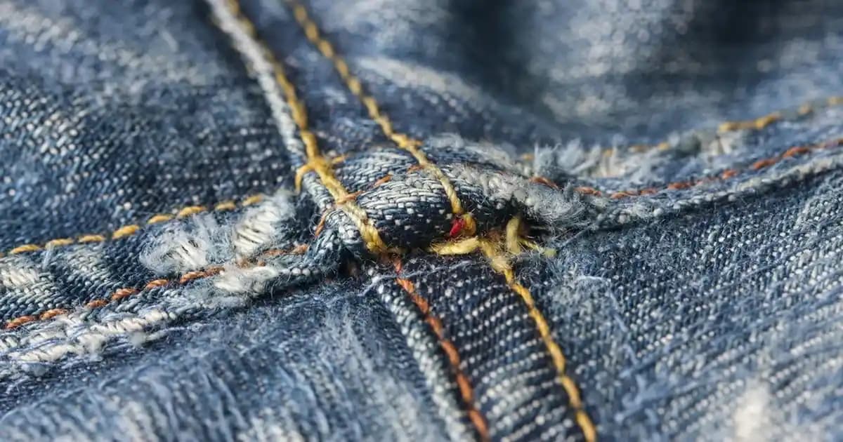 Doğal İçerikli Güçlendirilmiş Serumlar: Kozmetik Trendleri ve Cilt Sağlığı Üzerindeki Etkileri