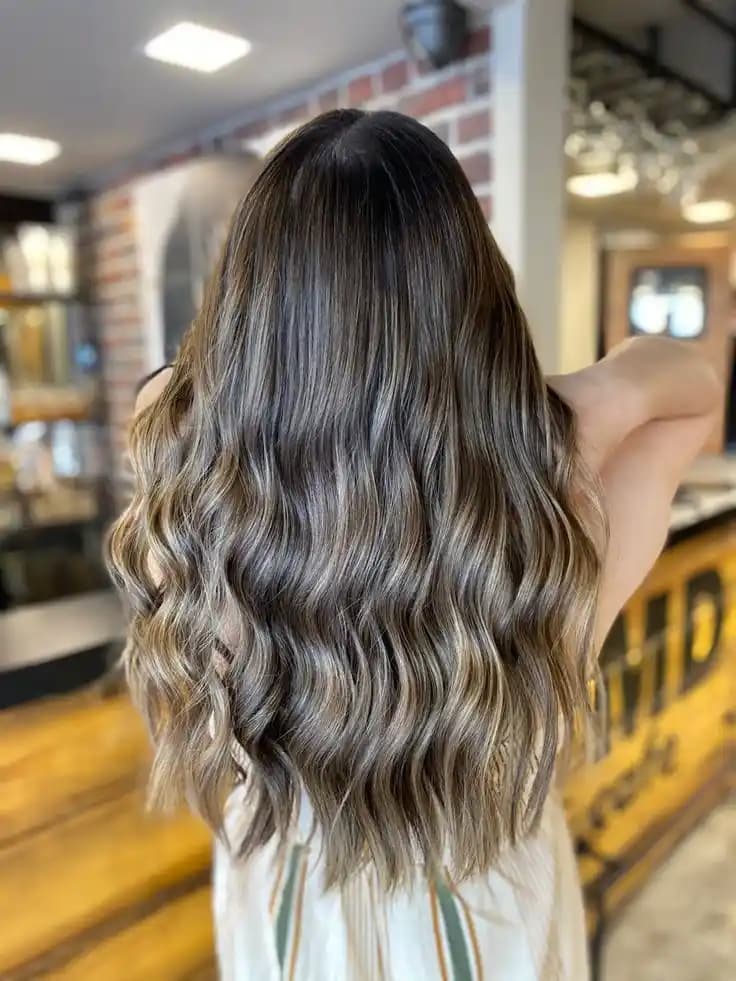 Doğal Işıltı İçin En Etkili Saç Boyama Teknikleri ve Bakım İpuçları