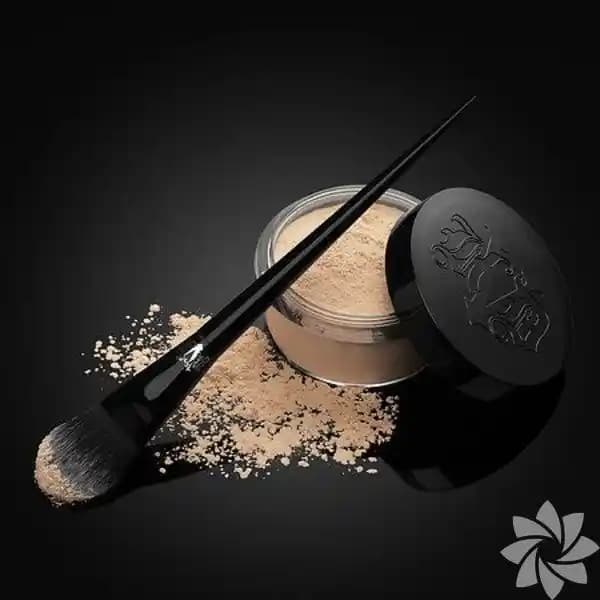Doğal Işıltı Makyaj Pudrası: Günlük Kullanım ve Doğal Güzellik Vurgusu