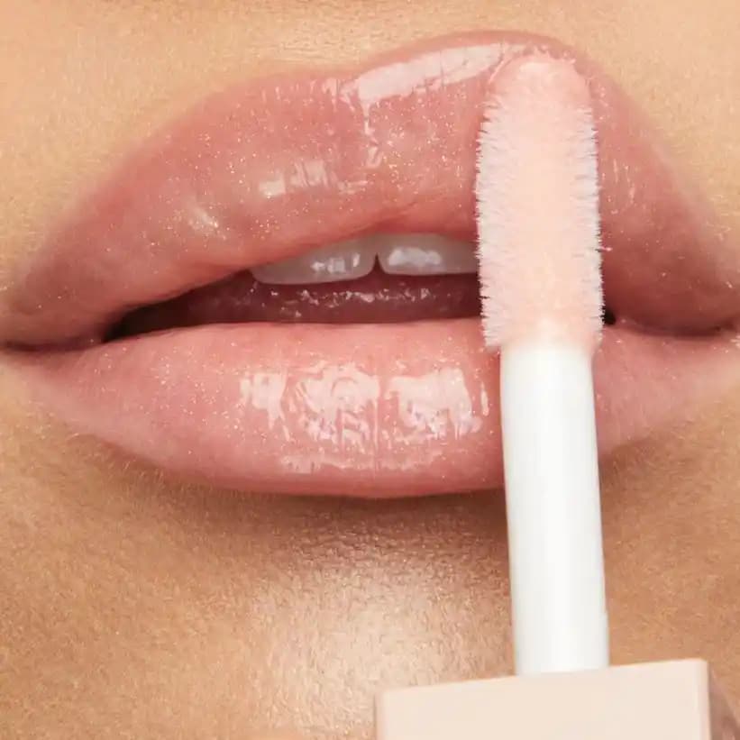 Doğal Parlak Görünüm İçin Cilt Bakımı ve Makyaj Teknikleri Rehberi