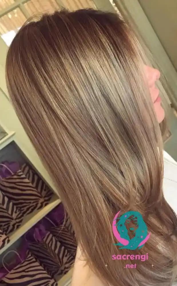 Doğal Saç Rengi ve Altın Açık Kahve Tonlarının Bakımı İçin En İyi Uygulamalar