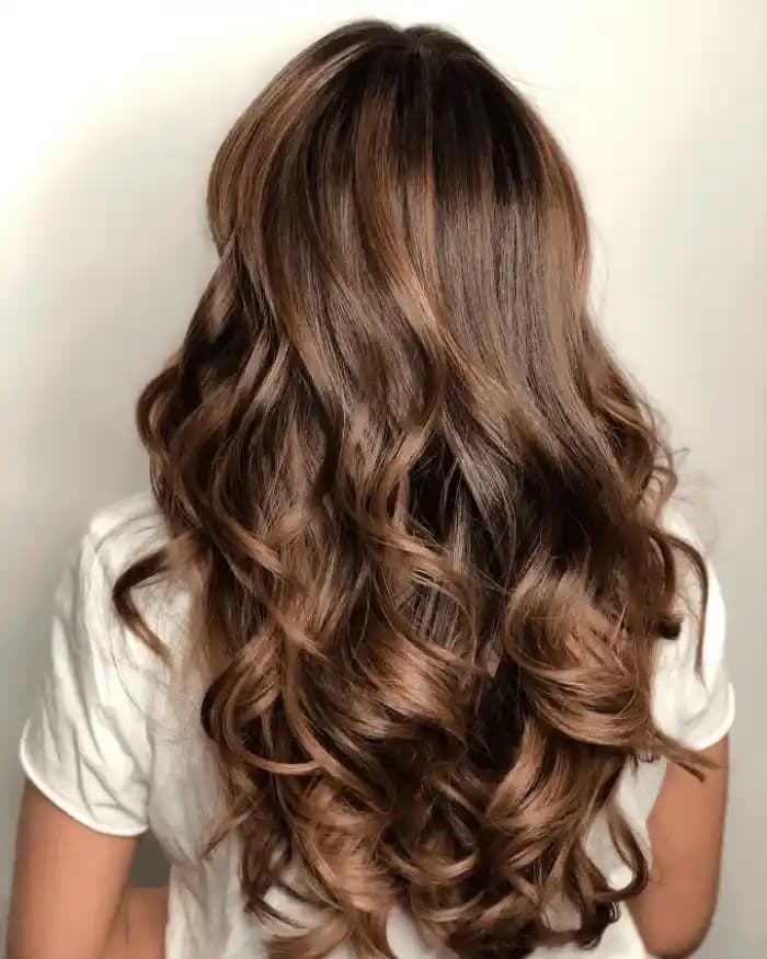 Doğal Sıcak Tonlu Karamel Saç Boyası Rehberi ve Bakım İpuçları