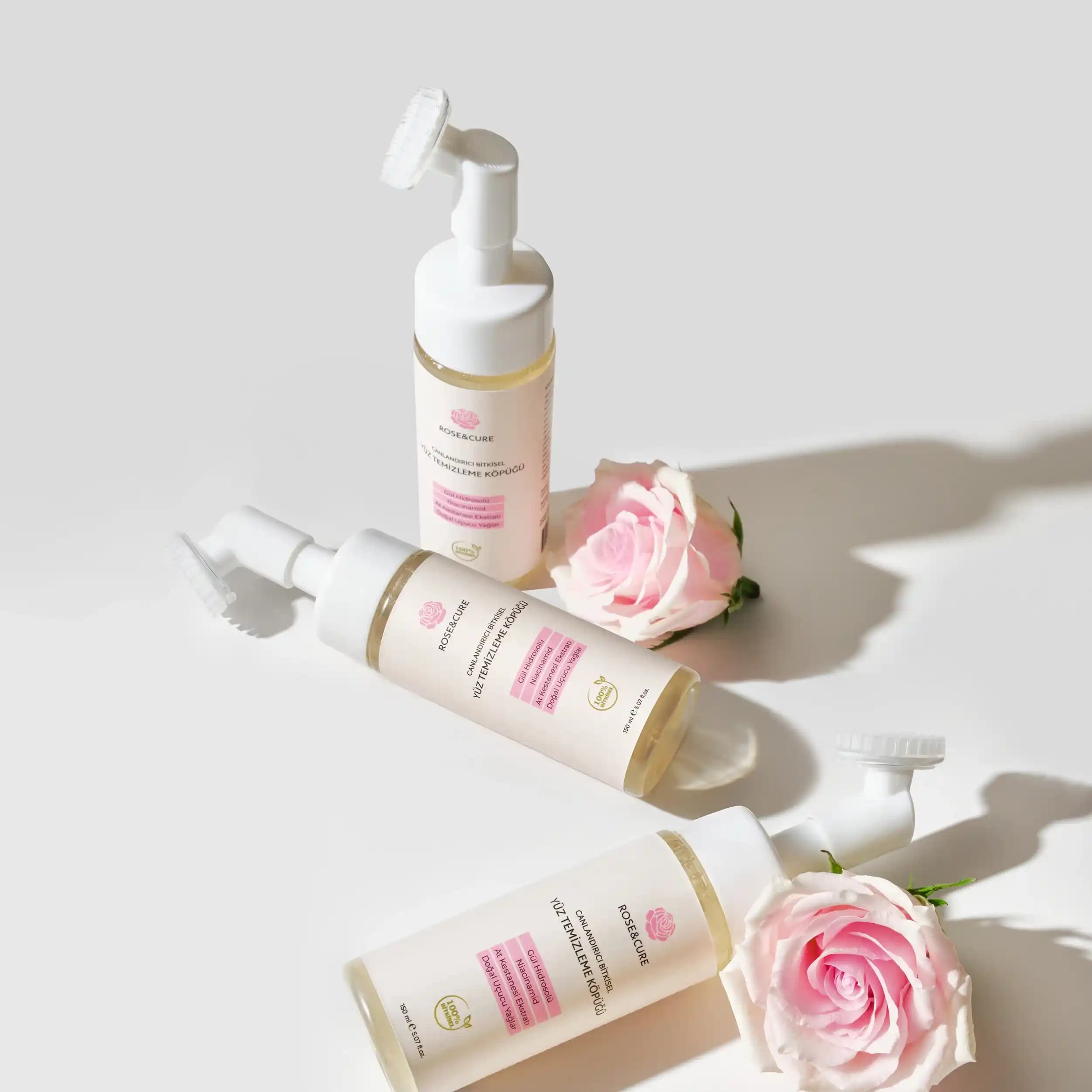 Doğal ve Canlandırıcı Yüz Temizleme Köpükleri: Cilt Bakımında Doğru Seçenekler