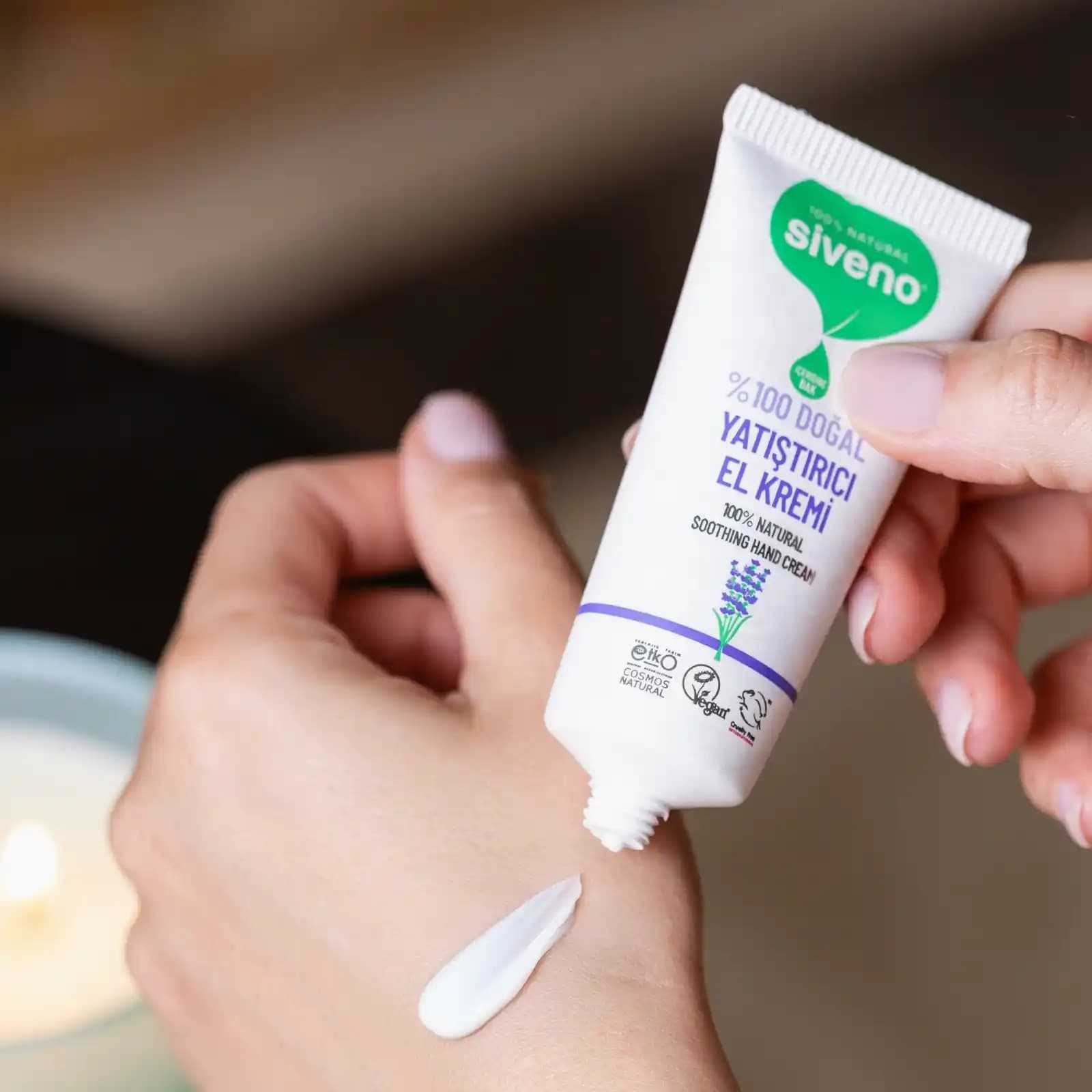 Doğal Yatıştırıcı ve Onarıcı Kremler: Hassas Ciltler İçin Bitkisel Çözümler ve Kullanım İpuçları