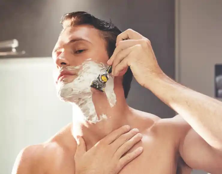 Erkek ve Kadınlar İçin Güncel Tıraş Teknikleri ve Ürünler Rehberi