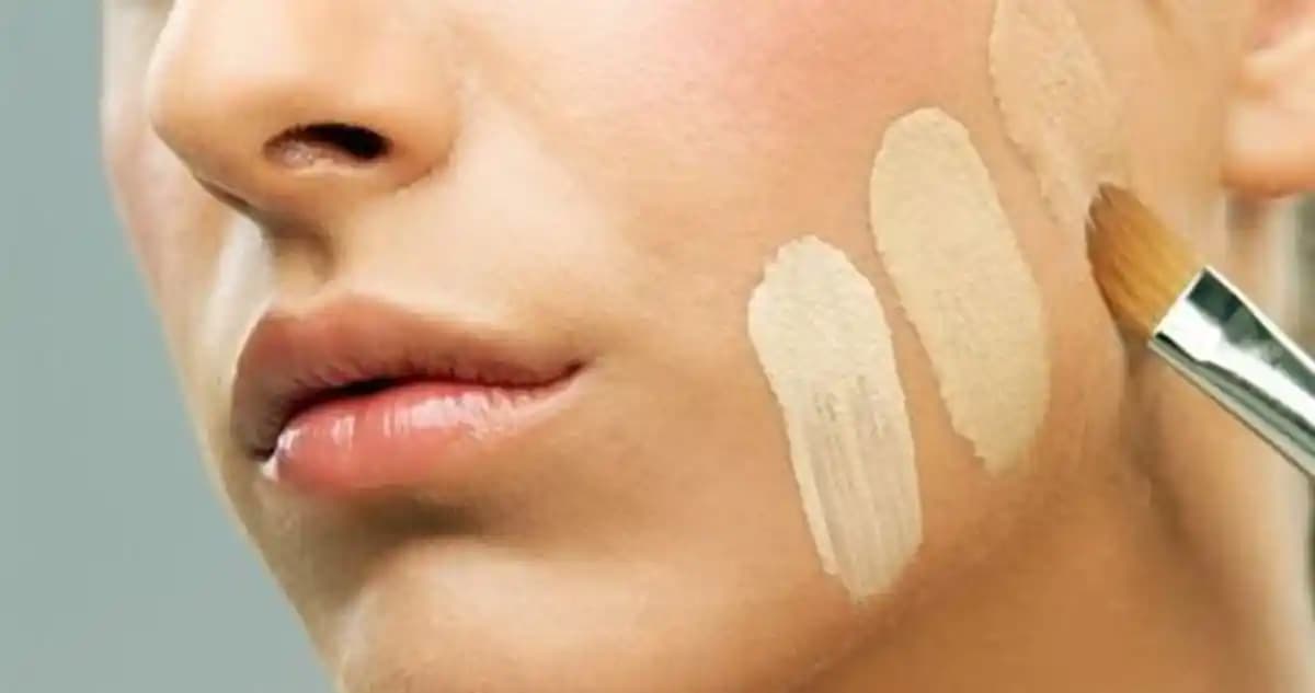 Fondöten ile Kusursuz Makyaj Yapmanın Temel İlkeleri ve Doğru Uygulama Yöntemleri