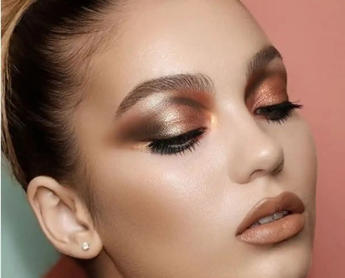Güncel Makyaj Trendleri ve Kişisel İfade Yöntemleri Hakkında Detaylı Bilgi