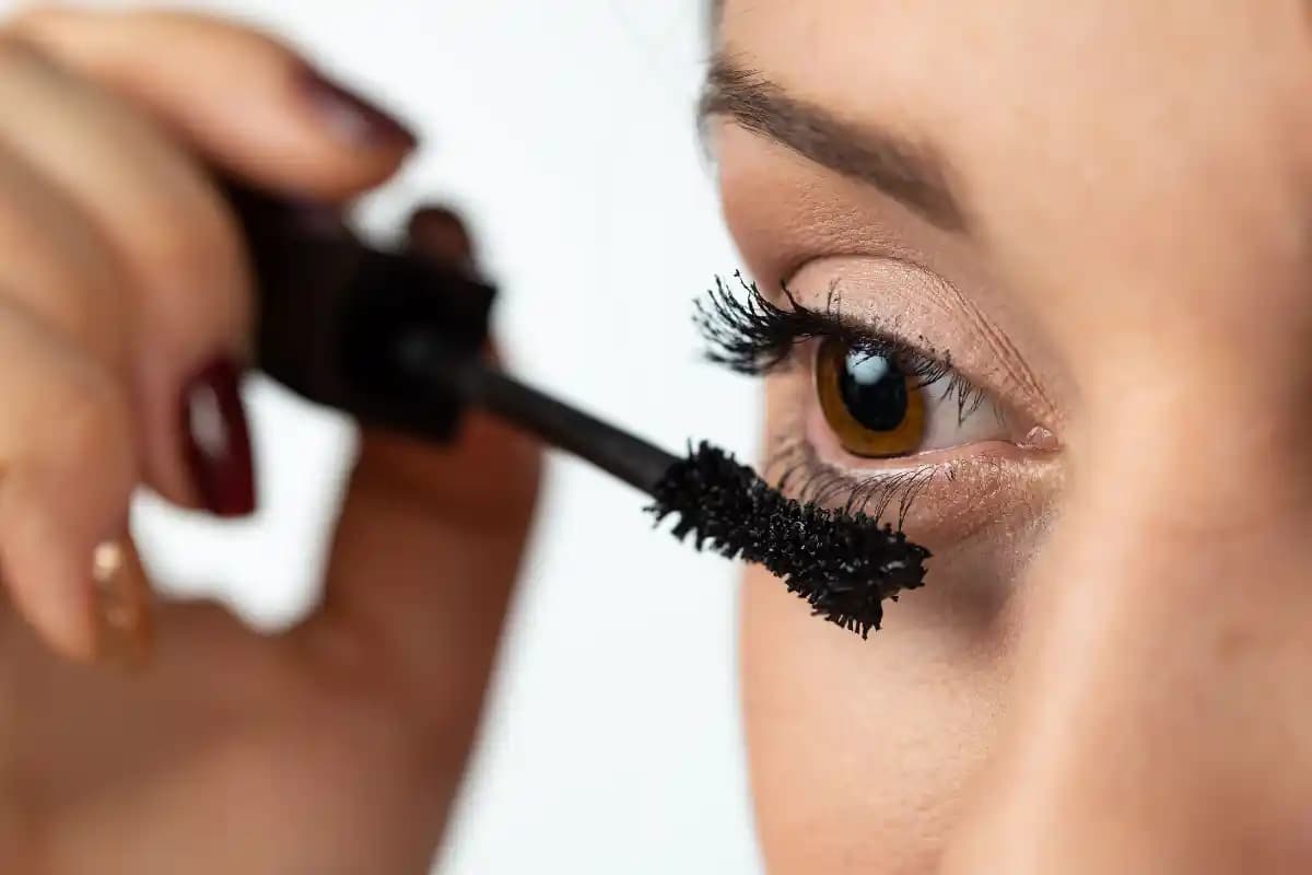 Günlük Kullanım İçin Pratik ve Doğal Görünüm Sağlayan Rimel Seçenekleri