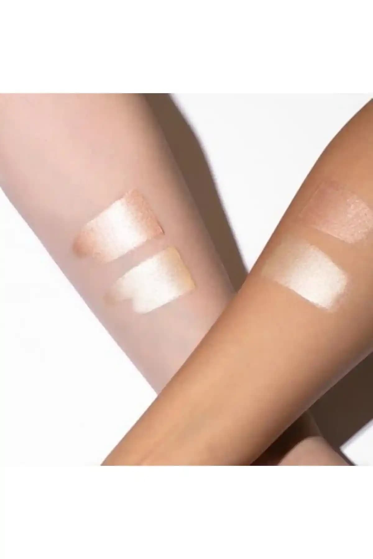 Günlük Makyajda Krem Aydınlatıcıların Kullanımı ve Doğal Parlaklık Sağlama Yöntemleri