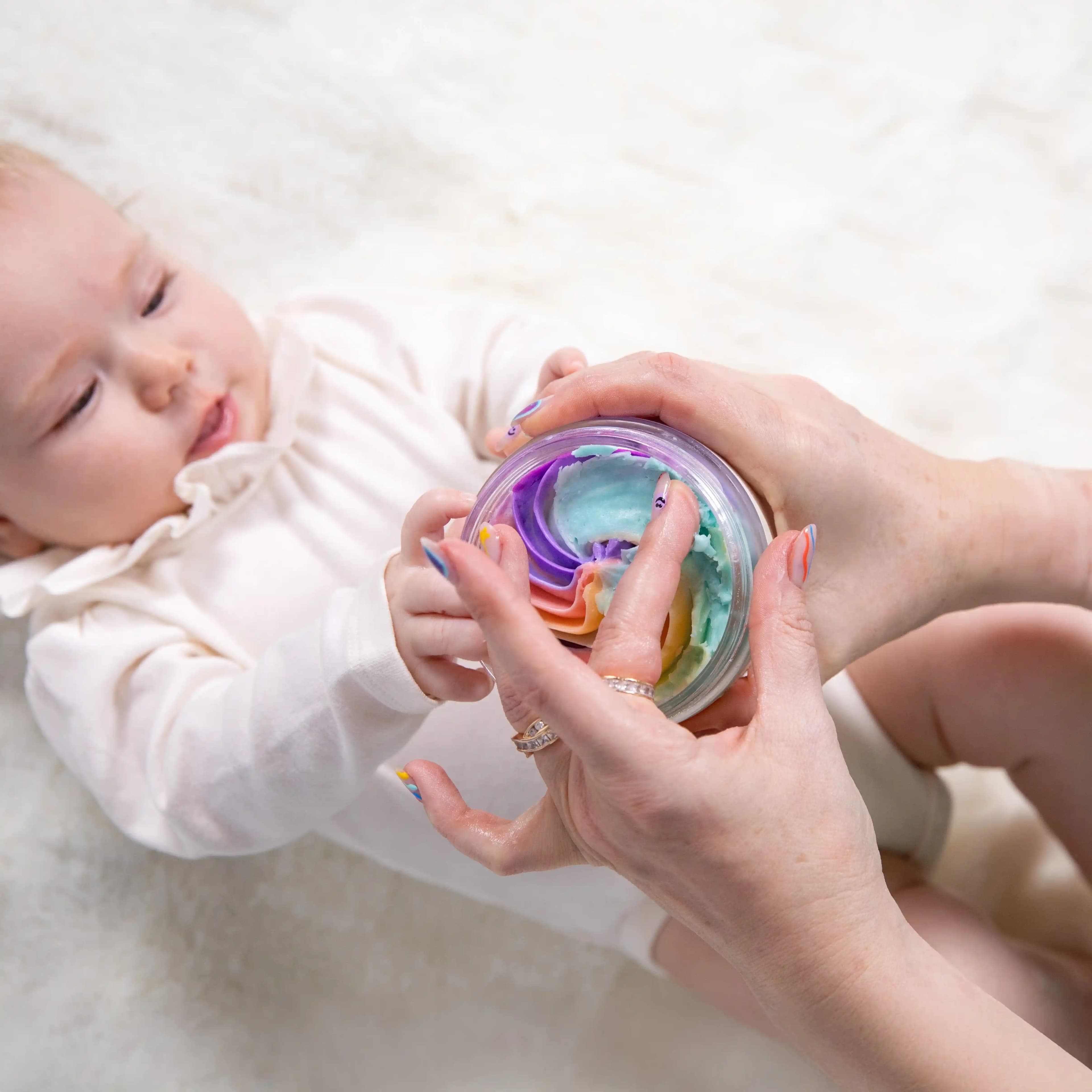 Güvenli Çocuk Kozmetik Ürünleri Seçimi ve Güvenlik Standartları Hakkında Bilmeniz Gerekenler