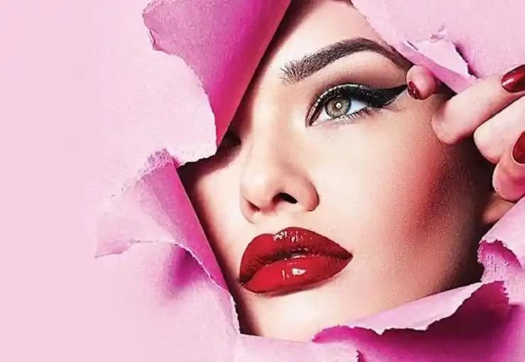 Hafif ve Görünmez Etkili Kozmetik Ürünleri: Günlük Kullanımda Doğallığın Anahtarı