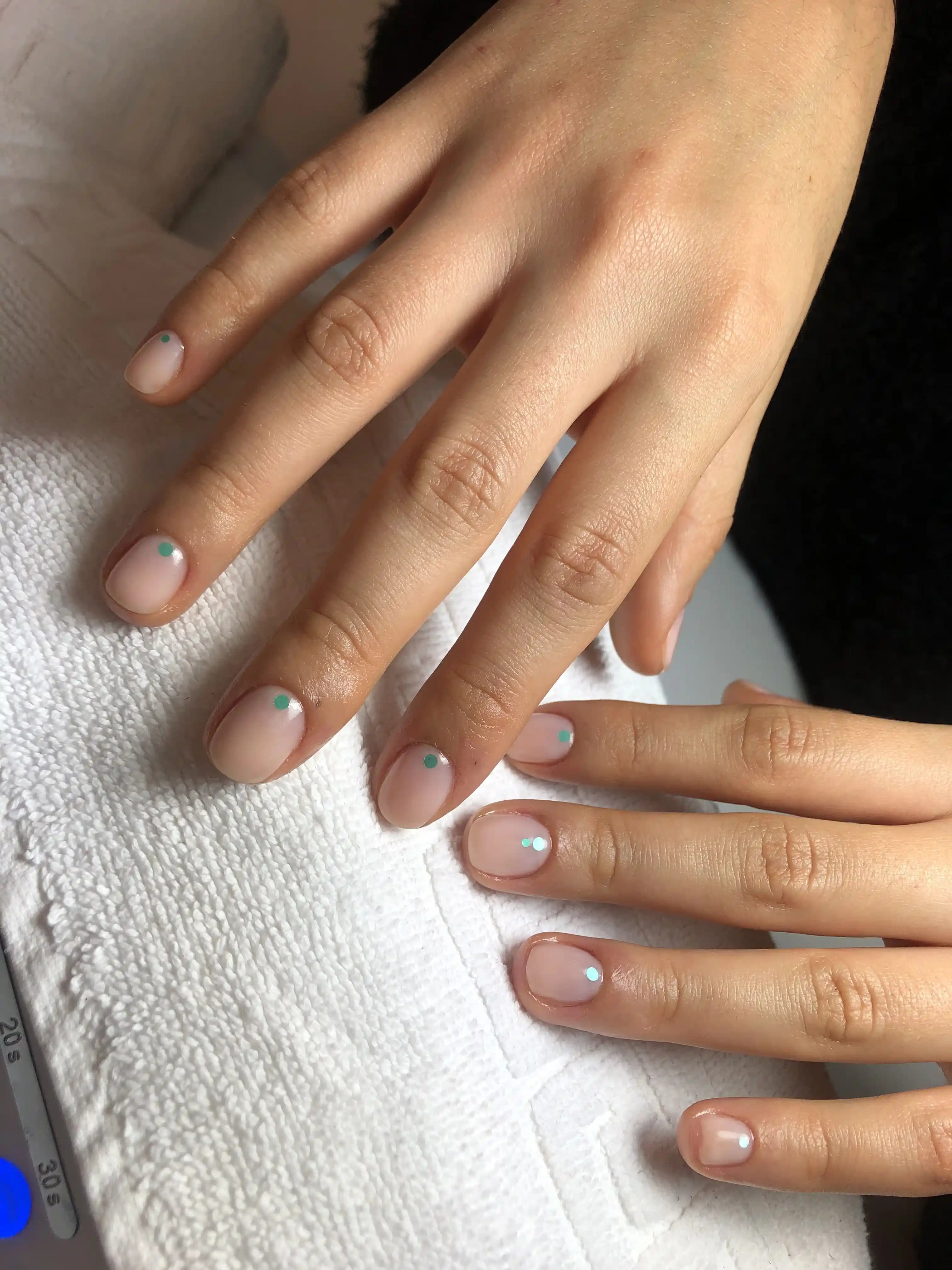 Kalıcı Tırnak Sanatı ve Dekorasyon Trendleri 2023 Güncel Uygulama ve Tasarım Yöntemleri