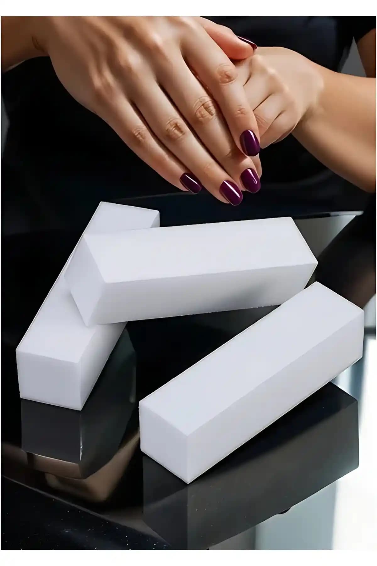 Kaliteli 4 Özellikli Blok Torpusu Tırnaklar: Dayanıklı ve Çok Yönlü Kozmetik Aracı
