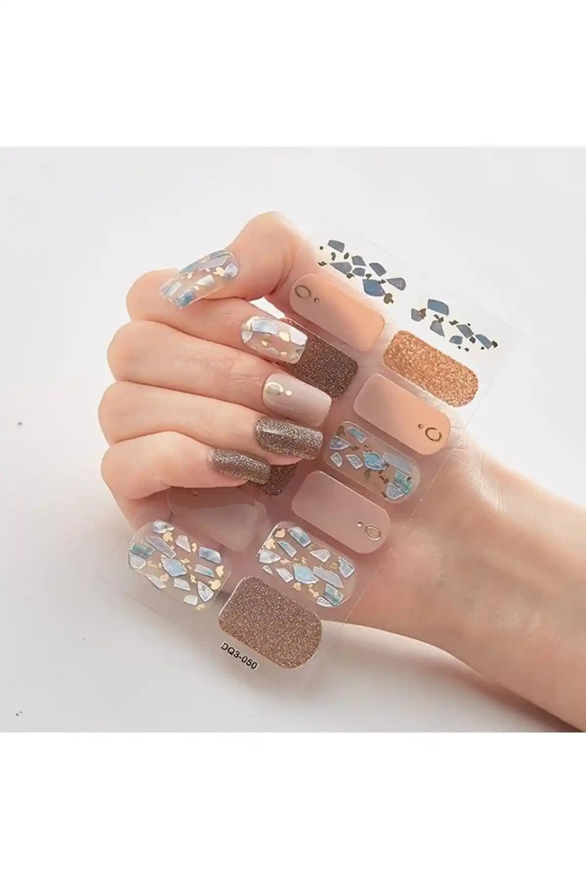 Kolay Uygulanabilir Tırnak Stickerlarıyla Estetik ve Pratik Tırnak Bakımı Rehberi