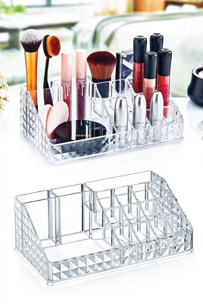 Kozmetik Düzenleyiciler: Farklı Türleri ve Seçim İpuçlarıyla Makyaj Alanınızı Optimize Edin